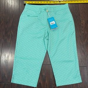 Nivo Capri Shorts Women's Green Floral Print Golf Size 2 New